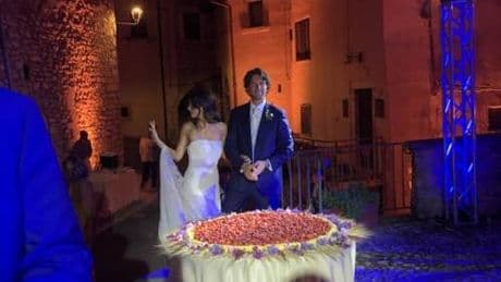 Angelo Ciampini e Penelope Pozzar come i Bezos. Chi è la coppia che ha affittato un borgo per il matrimonio