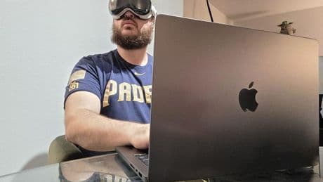 Maximizing Mobile Productivity With Apple Vision Pro And MacBook Pro