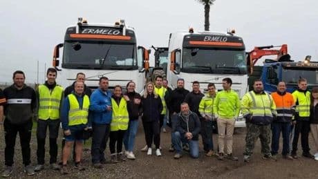 Muere uno de los primeros héroes que limpió con su tractor el barro en Valencia tras la dana