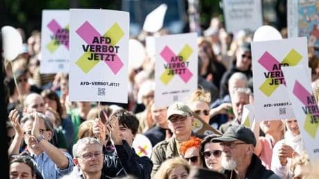 Tausende demonstrieren in Berlin für ein AfD-Verbot