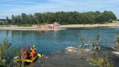 Si tuffa nel fiume Taro e muore: voleva salvare dei bambini in difficoltà, vittima un moldavo 34enne di Parma
