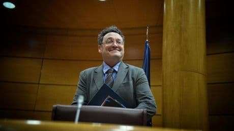 El fiscal que acusa a la pareja de Ayuso seguirá en la causa pese a que García Ortiz lo asciende a Anticorrupción
