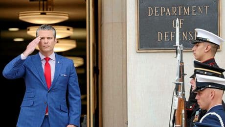 Pete Hegseth partage une vidéo appelant à supprimer le droit de vote des femmes