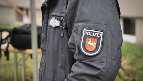 Niedersachsen: Rassistische Chatgruppe – Handys von Polizisten einkassiert