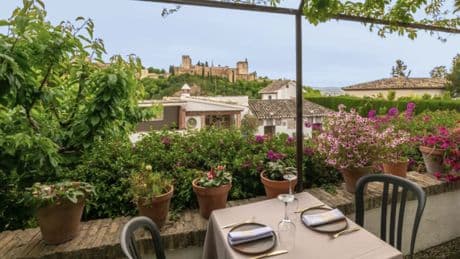 El restaurante de Granada que eligen los famosos por sus vistas espectaculares a la Alhambra