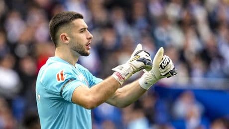 Joan Garcia no cierra la puerta al Barça: "Escogeré lo mejor para mí"