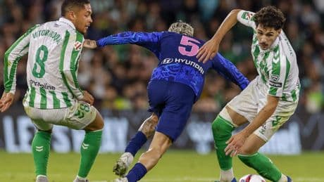Atlético y Betis retoman conversaciones por Johnny Cardoso