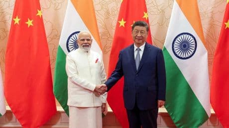 China e India se consolidan como "socios y no rivales" en la gran cumbre de las autocracias