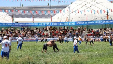 Geleneksel Yağlı Güreş Ligi, Gaziantep'te coşkuyla başladı