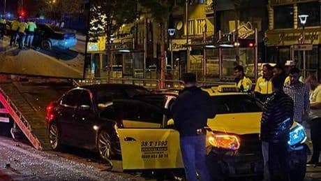 Kayseri'de zincirleme kaza! 4 araç birbirine girdi