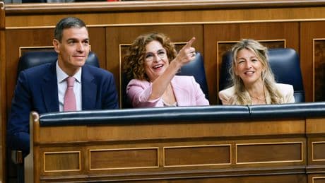 El Gobierno acuerda con el BNG corregir el error para que los perceptores del salario mínimo no tributen por la cuota autonómica del IRPF