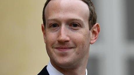Mark Zuckerberg: Akıllı telefonlar artık miadını doldurdu