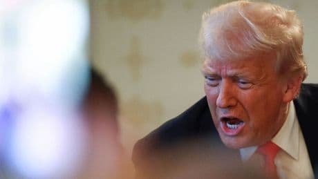 Corte Suprema Usa: via libera ai tagli di Trump ai fondi per la ricerca medica sulla diversità