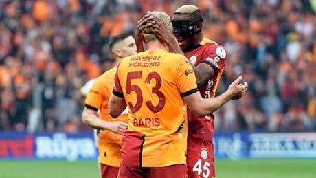 Galatasaray 25. şampiyonluğu ve 5. yıldızını kutluyor! Şampiyonluk kutlamalarını aktarıyoruz