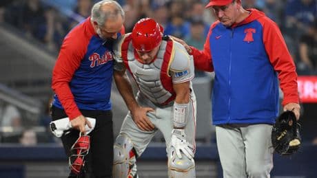 J.T. Realmuto leaves Phillies loss early after painful groin injury