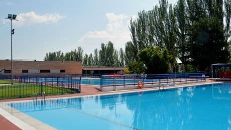 Muere ahogado un niño de nueve años en una piscina municipal de Guadalajara