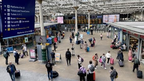 Signalling fault sparks major disruption at Edinburgh Waverley