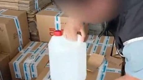 İzmir'de 5.8 ton etil alkol ele geçirildi