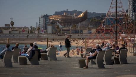 La AEMET activa alertas en Cataluña y Valencia por lluvias matinales y anuncia subida de temperaturas