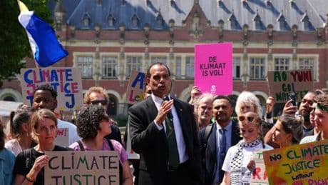 Attaquer l’Etat en justice : comment ce droit universel fonctionne-t-il ?