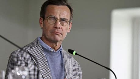 Une commission invite la Suède à interdire les adoptions à l’étranger