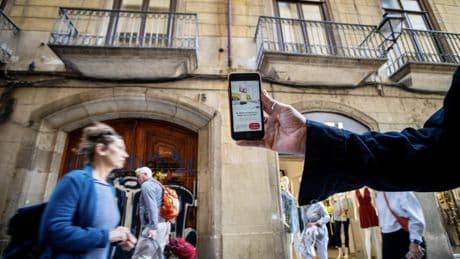 Los reyes de la pensiones clandestinas usan testaferros ‘low cost’ para anunciarse en Airbnb