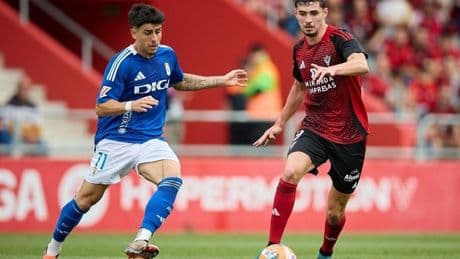 El Mirandés vence con un gol tempranero y un penalti detenido al Oviedo