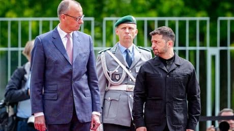 Deutschland sagt Ukraine Hilfe bei Raketenbeschaffung zu