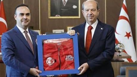Bakan Kacır KKTC Cumhurbaşkanı Tatar ile bir araya geldi