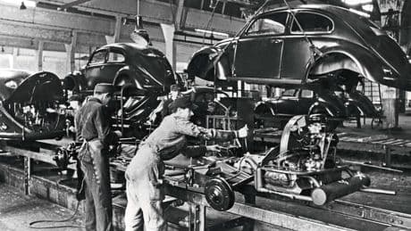 Menschen überflüssig? So verändert die KI-Revolution die Autoherstellung