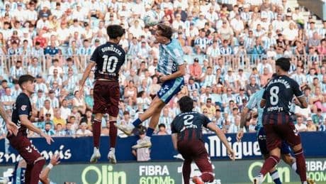 El balón parado, una asignatura pendiente del Málaga CF
