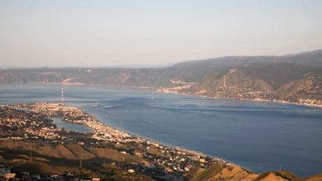 After centuries, Italy might finally build a bridge to Sicily