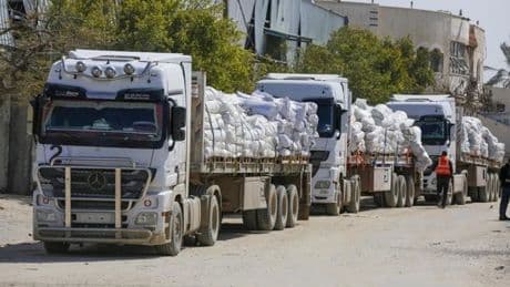 İsrail girişine izin verdiği tırları yağmalattı