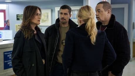 ‘Law & Order: SVU’ has huge cast shakeup as 2 actors abruptly exit