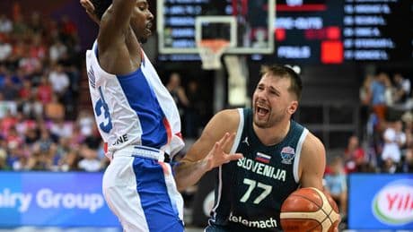 Doncic: exhibición, tángana... y otra derrota