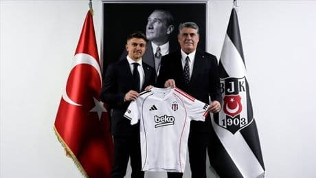 Beşiktaş'ta Rıdvan Yılmaz'ın lisansı çıkarıldı