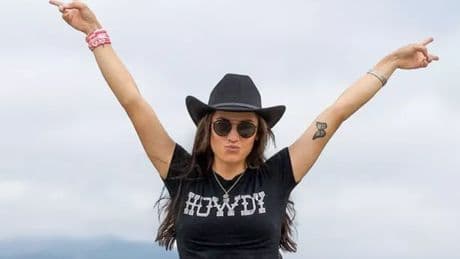 'Superwoman' sports star shares horror pic of injury that left her 'blessed to still have leg'