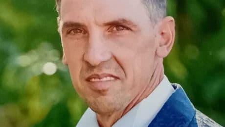 Cesare Trevisan, va in ospedale per un mal di schiena ma è un tumore: muore in venti giorni a 43 anni