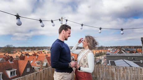 ‘Voordat we naar bed gaan, mediteren we op een spijkermat’