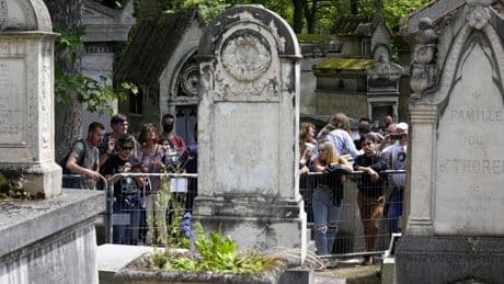 Bust of Jim Morrison stolen from Paris cemetery found by authorities by chance