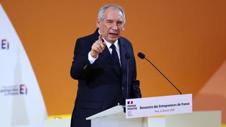 Bayrou rassure le patron du Medef... mais pas les entrepreneurs