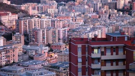 Genova, minaccia vigilante con un coltello a Marassi: arrestato