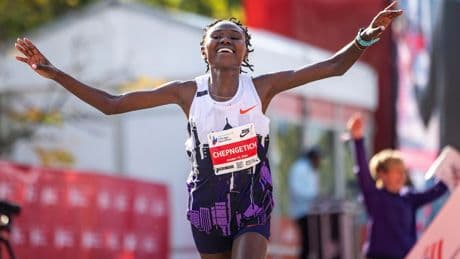 Ruth Chepngetich, plusmarquista mundial de maratón al bajar de las dos horas y 10 minutos, suspendida por dopaje