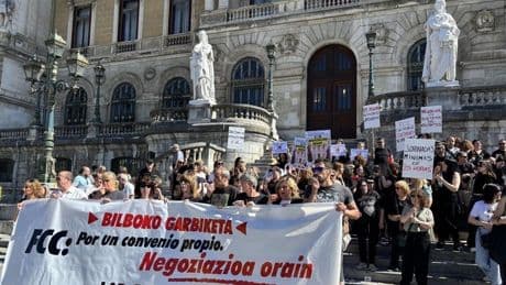 Nueva jornada de protestas en el pleno de Bilbao