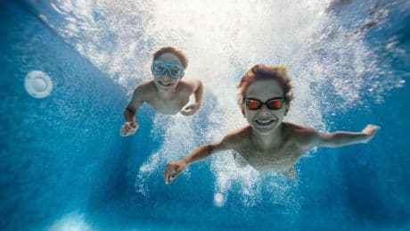 Schwimmtools: Augen auf und durch! Worauf man bei einer Schwimmbrille für Kinder achten sollte