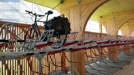 Plus de 400 places, atelier de réparation... Un grand parking à vélos inauguré au niveau de la gare Lille-Europe