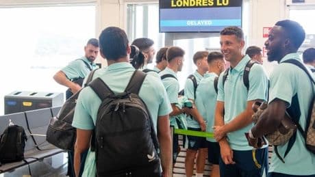 El vuelo que lleva al Athletic a Londres no ha podido despegar y acumula más de dos horas de retraso