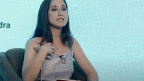 Garzón ataca de nuevo a Estefanía Molina por denunciar en 'El País' la insostenibilidad de las pensiones