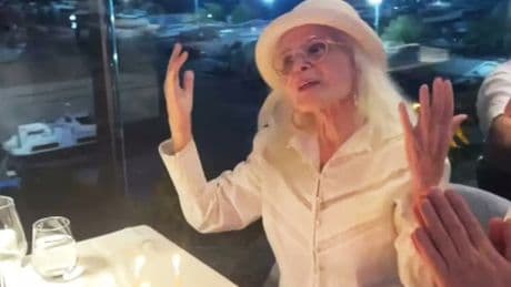 'Entübe edildi' denilmişti... Gönül Yazar 89'uncu yaşını kutladı