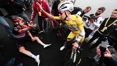 Deze belangrijke rol speelde Tadej Pogacar voor zijn voormalig aartsrivaal en glorieus Tour-ritwinnaar Thymen Arensman